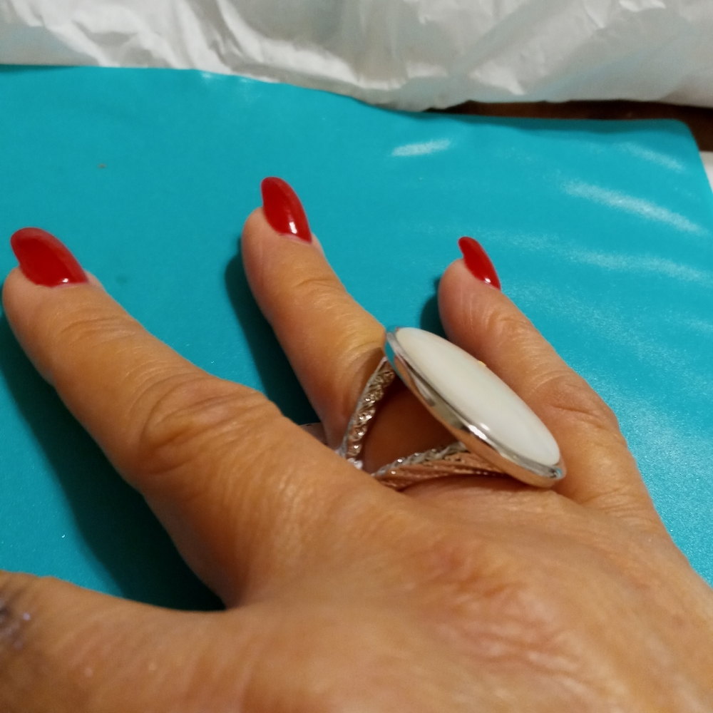 Ring - Picture 2 of 8